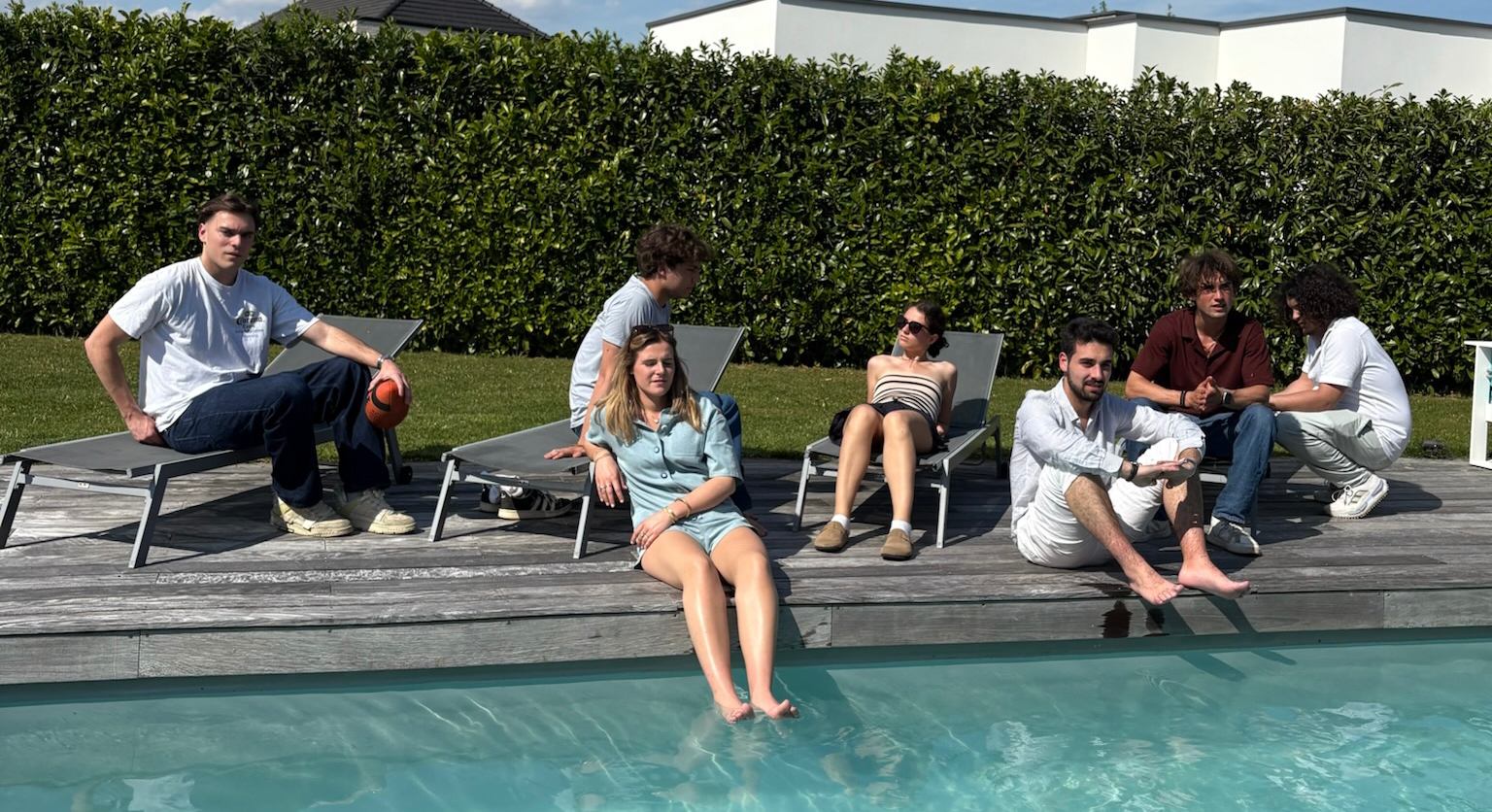 Studcasa team chilling